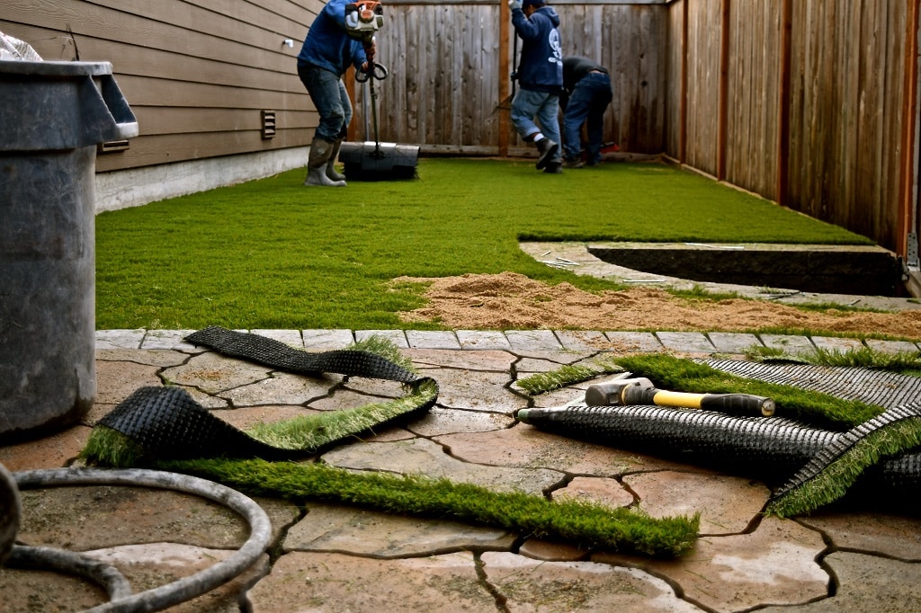 How to Properly Lay Artificial Grass Over Dirt